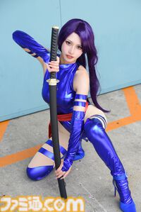 【コスプレ】『ステラーブレイド』イヴや『X-MEN』サイロックはリアルでもかっこいい！ 『NIKKE』『パンスト』『アズレン』など、注目レイヤー多数の“ワンフェス2025[夏]”リポート