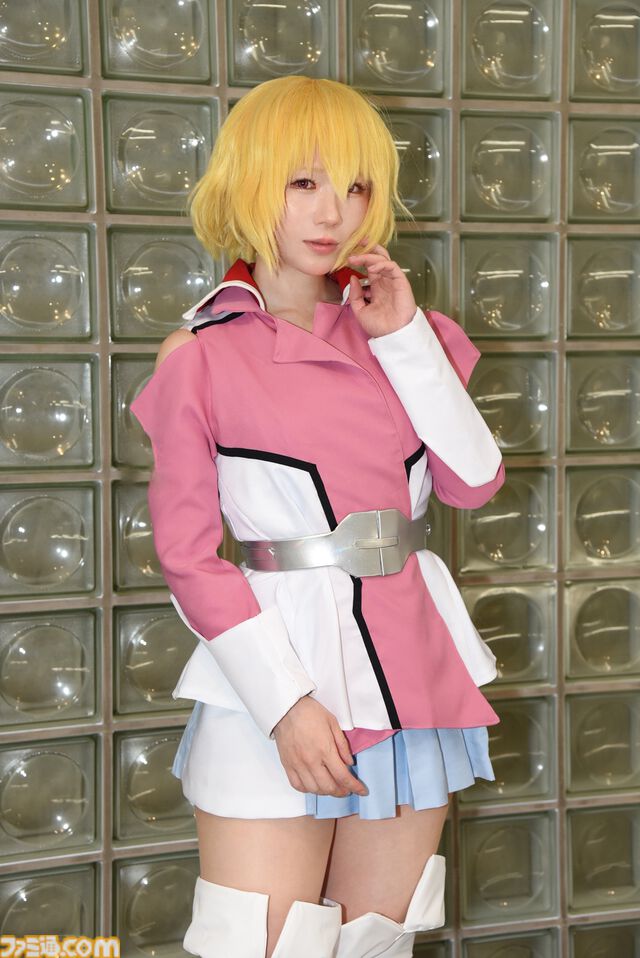 【コスプレ】『ステラーブレイド』イヴや『X-MEN』サイロックはリアルでもかっこいい！ 『NIKKE』『パンスト』『アズレン』など、注目レイヤー多数の“ワンフェス2025[夏]”リポート