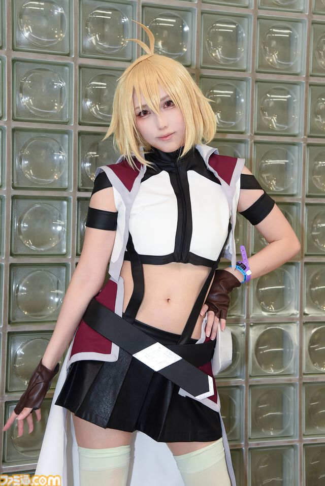 【コスプレ】『ステラーブレイド』イヴや『X-MEN』サイロックはリアルでもかっこいい！ 『NIKKE』『パンスト』『アズレン』など、注目レイヤー多数の“ワンフェス2025[夏]”リポート