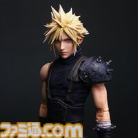 『FF7 リバース』クラウド・ストライフが“PLAY ARTS真”になって登場。自由度の高いポーズがつけられるアクションフィギュア。バスターソードにはめ込めるマテリアも付属