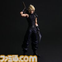 『FF7 リバース』クラウド・ストライフが“PLAY ARTS真”になって登場。自由度の高いポーズがつけられるアクションフィギュア。バスターソードにはめ込めるマテリアも付属