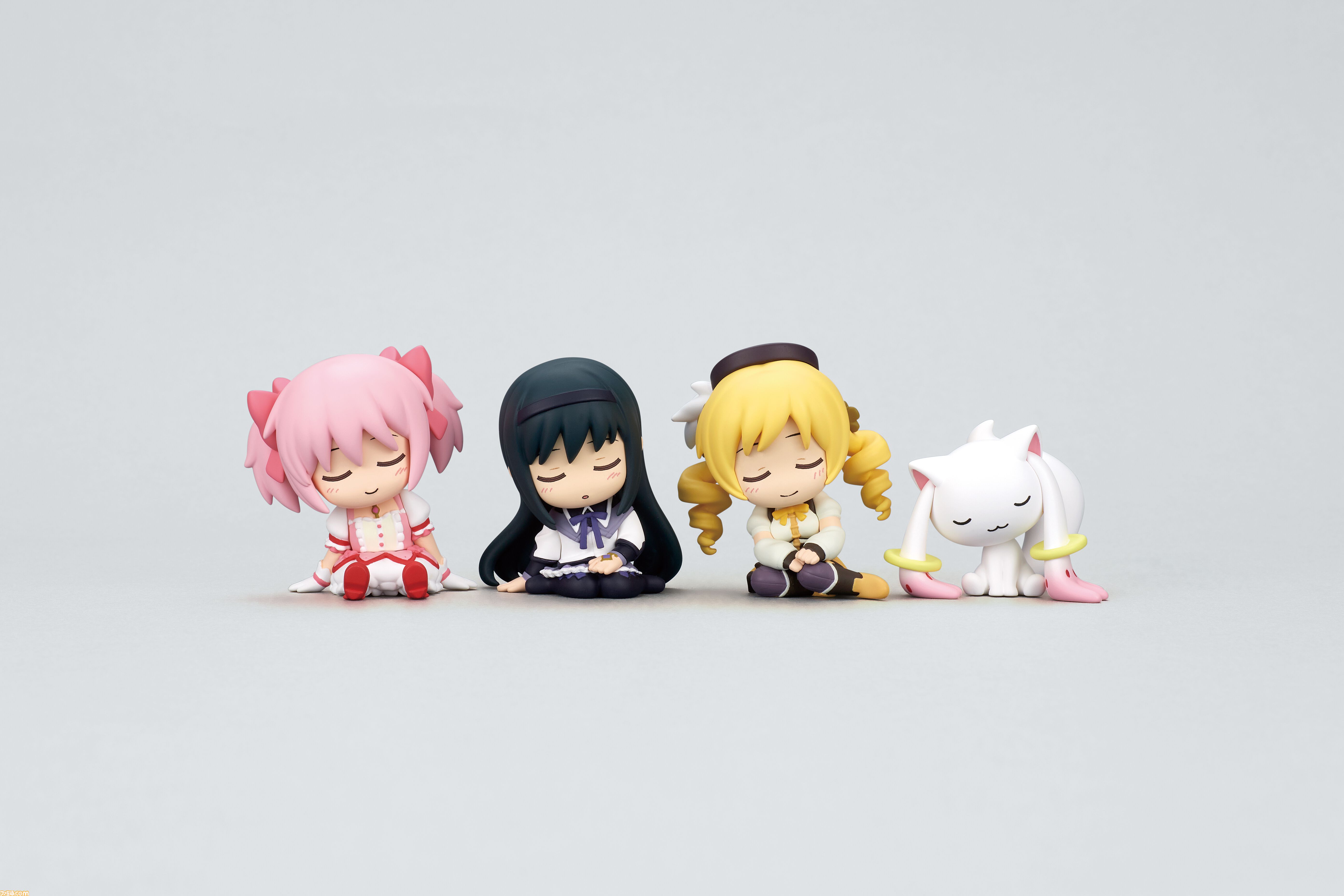 まどマギ』まどか、ほむら、マミたちが肩ズンFig.に登場。すやすや眠る