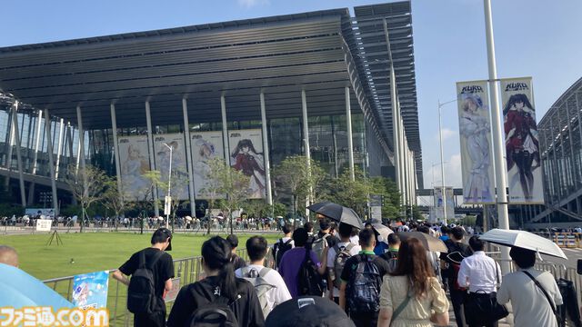 『鳴潮』『パニグレ』お祭イベント“KURO FEST”をレポート。再現度が高すぎるリナシータの舞台、高クオリティなカルテジアたちのコスプレイヤーとの写真撮影など最高の思い出がここに