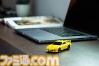 『頭文字D』高橋啓介が乗る“マツダ RX-7（FD3S型）”を再現した無線マウスが販売中。細部までこだわりを感じる仕上がり。オリジナルデザインのマウスパッドも付属