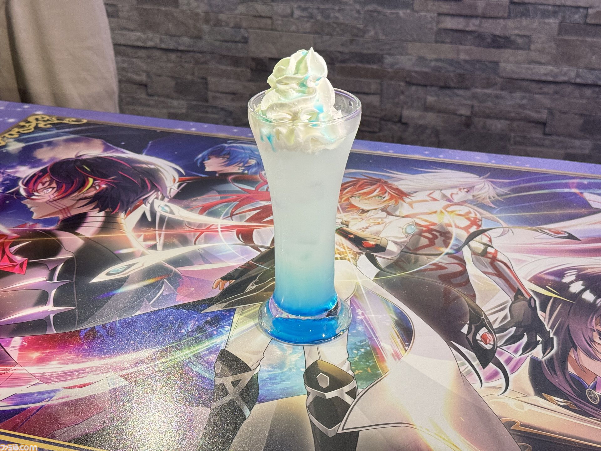 『白猫プロジェクト NEW WORLD'S』コラボルームとコラボドリンクで体の外も内も『白猫』染まれる。ファン垂涎のラウンドワンコラボを堪能してみた