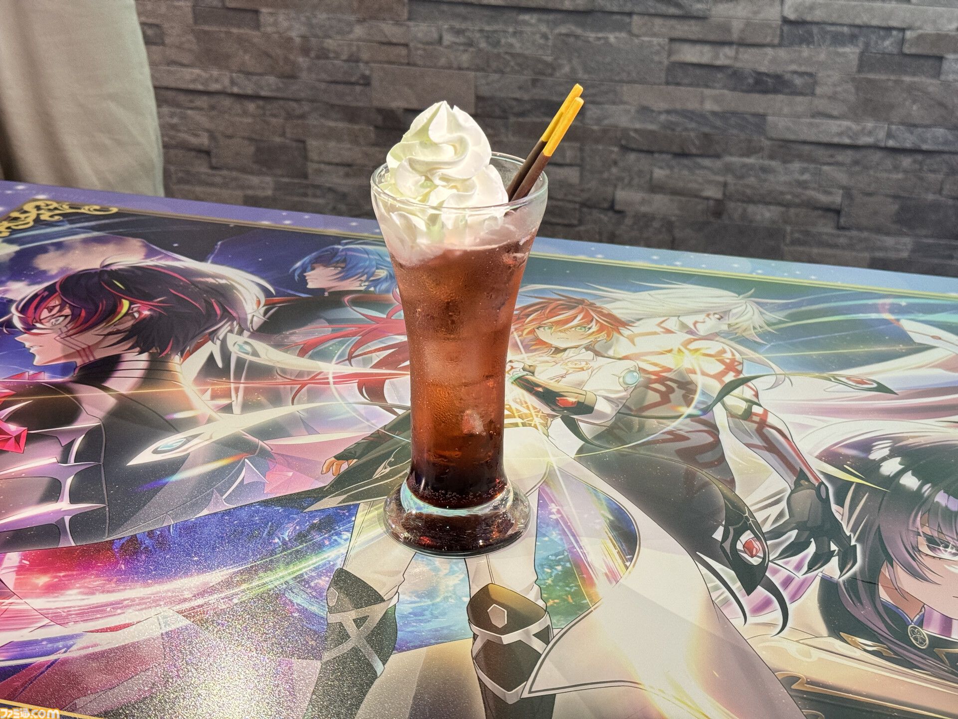 『白猫プロジェクト NEW WORLD'S』コラボルームとコラボドリンクで体の外も内も『白猫』染まれる。ファン垂涎のラウンドワンコラボを堪能してみた