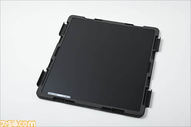 ガラスマウスパッドって実際どう？“WALLHACK VA-005”レビュー。滑りのよさ◎、湿気や環境に左右されないからおすすめ