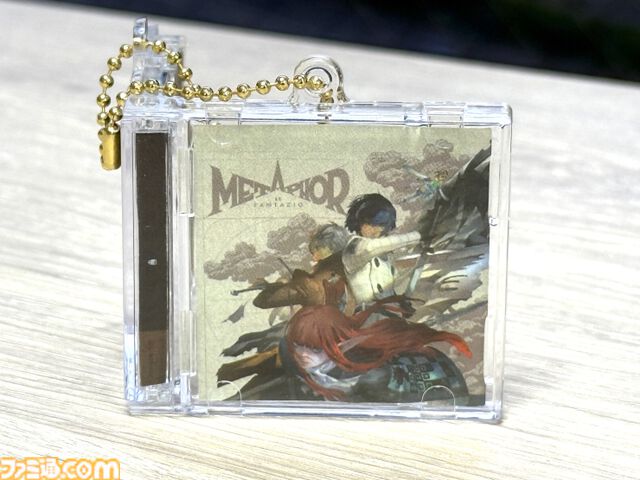 『メタファー』オケコンで販売されたグッズが受注開始。スマホで読み込むと楽曲が聴けるミニチュアサントラキーホルダーなどがラインアップ