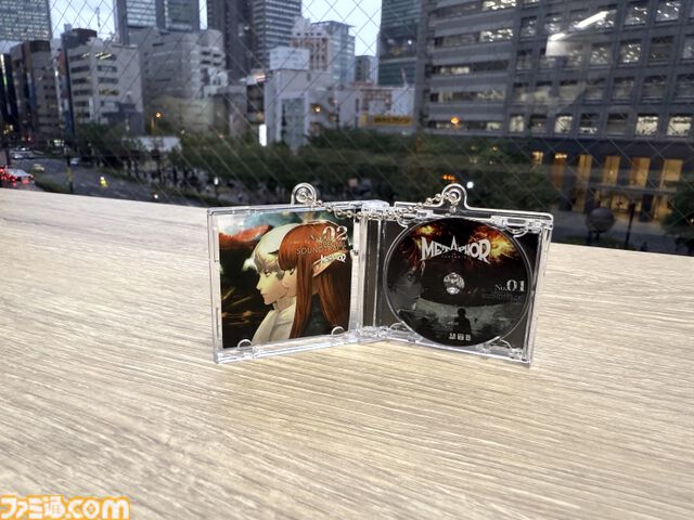 『メタファー』オケコンで販売されたグッズが受注開始。スマホで読み込むと楽曲が聴けるミニチュアサントラキーホルダーなどがラインアップ