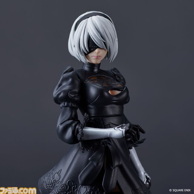 『ニーア』シリーズ15周年記念BOXが予約開始。2Bたちのスタチューフィギュアや、ウェポンストーリー収録の“武器ノ物語”、アレンジ楽曲CDが同梱