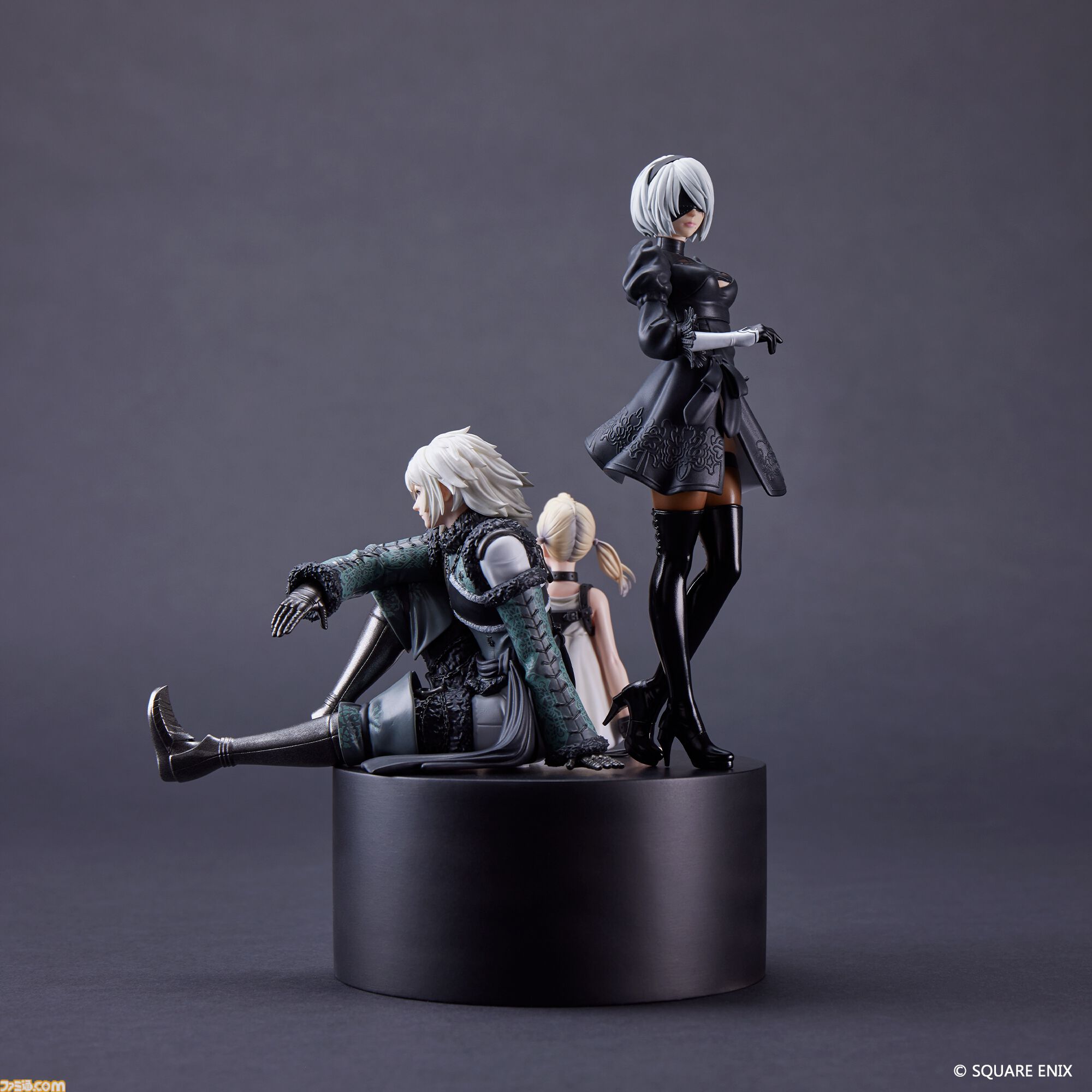 新品 ニーア15周年 グッズセット ニーアレプリカント NieR 少年ニーア ニーア』シリーズ15周年記念BOXが予約開始。2Bたちのスタチュー