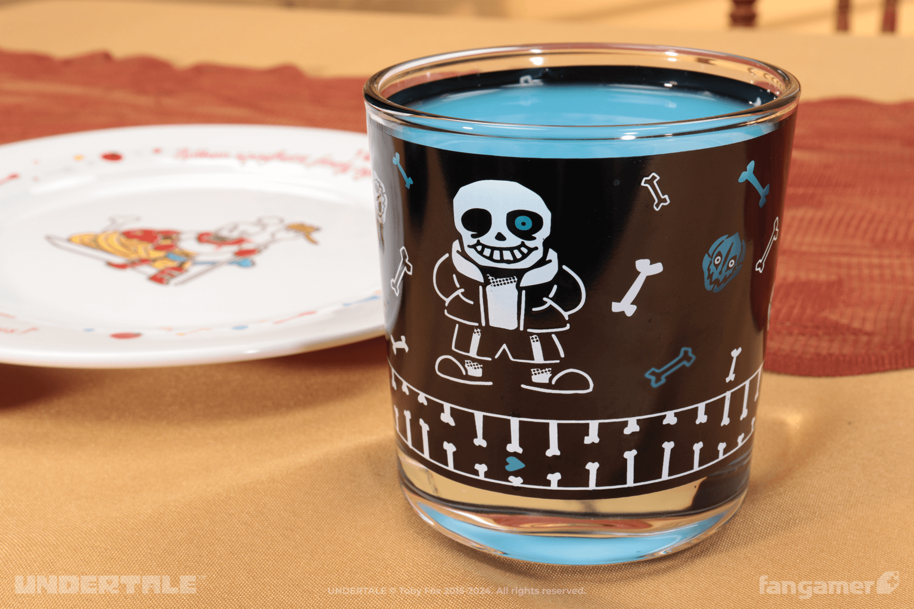 『UNDERTALE（アンダーテール）』トリエルの鍋つかみ、エプロン、うざいイヌのマグカップ、サンズの“サイアクな乾杯を”グラスなどのアイテムが登場