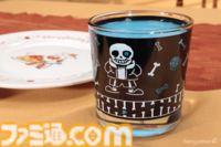 『UNDERTALE（アンダーテール）』トリエルの鍋つかみ、エプロン、うざいイヌのマグカップ、サンズの“サイアクな乾杯を”グラスなどのアイテムが登場
