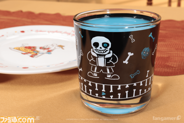 『UNDERTALE（アンダーテール）』トリエルの鍋つかみ、エプロン、うざいイヌのマグカップ、サンズの“サイアクな乾杯を”グラスなどのアイテムが登場