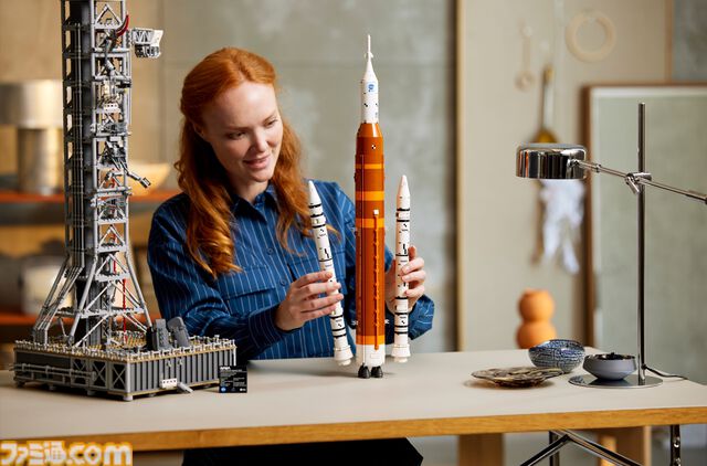 【大人レゴ】NASAのロケットや発射台を再現したセットが発売。宇宙船オリオンはロケット内に搭載可能、太陽光パネルを広げてスタンドに飾ることも