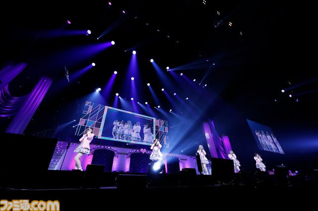 『デレステ』10周年ツアー千秋楽公演の1日目をリポート。“CINDERELLA BAND”とDJぴにゃも参戦して珠玉の楽曲の数々を届ける