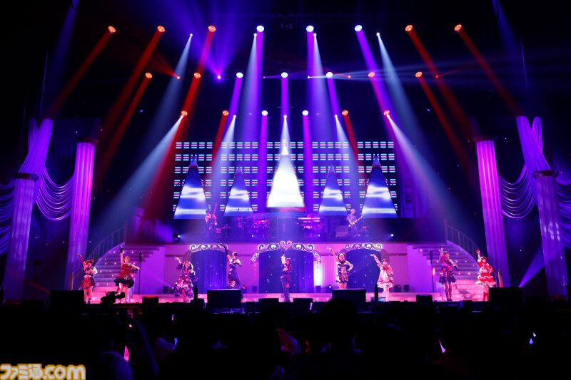 『デレステ』10周年ツアー千秋楽公演の1日目をリポート。“CINDERELLA BAND”とDJぴにゃも参戦して珠玉の楽曲の数々を届ける