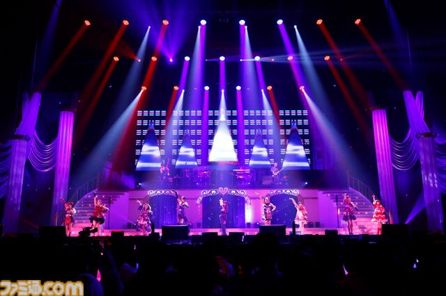 『デレステ』10周年ツアー千秋楽公演の1日目をリポート。“CINDERELLA BAND”とDJぴにゃも参戦して珠玉の楽曲の数々を届ける