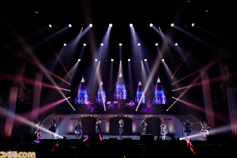 『デレステ』10周年ツアー千秋楽公演の1日目をリポート。“CINDERELLA BAND”とDJぴにゃも参戦して珠玉の楽曲の数々を届ける