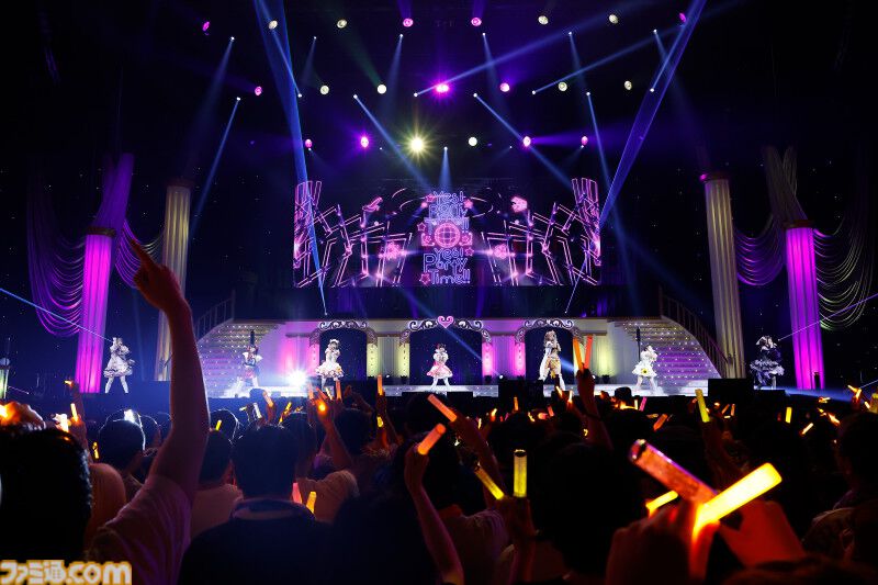 『デレステ』10周年ツアー千秋楽公演の1日目をリポート。“CINDERELLA BAND”とDJぴにゃも参戦して珠玉の楽曲の数々を届ける