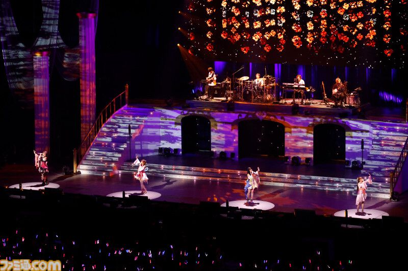 『デレステ』10周年ツアー千秋楽公演の1日目をリポート。“CINDERELLA BAND”とDJぴにゃも参戦して珠玉の楽曲の数々を届ける