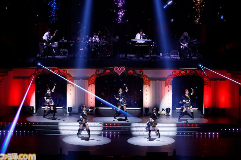 『デレステ』10周年ツアー千秋楽公演の2日目をリポート。新旧織り交ぜた約50曲を披露。シンデレラたちの歩みは止まらないことを示した、熱気に包まれたメモリアルステージ