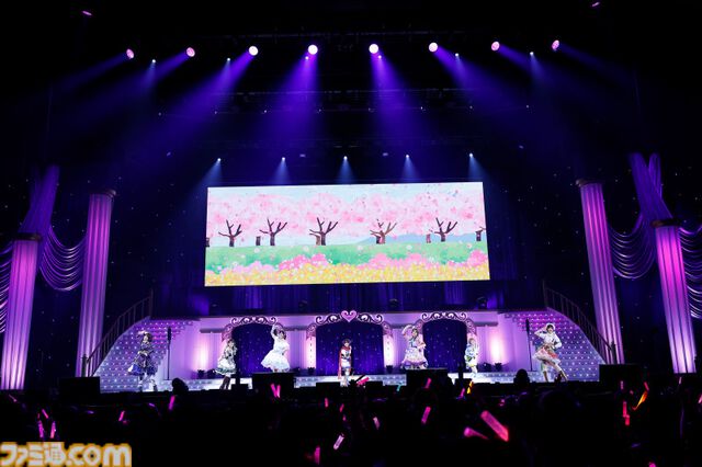 『デレステ』10周年ツアー千秋楽公演の2日目をリポート。新旧織り交ぜた約50曲を披露。シンデレラたちの歩みは止まらないことを示した、熱気に包まれたメモリアルステージ
