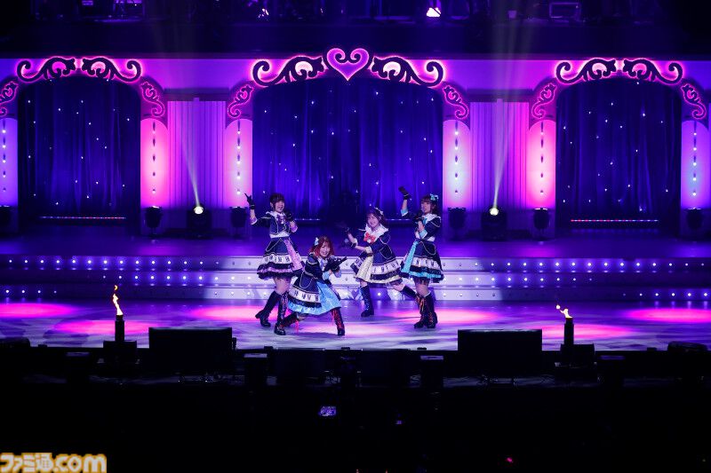 『デレステ』10周年ツアー千秋楽公演の2日目をリポート。新旧織り交ぜた約50曲を披露。シンデレラたちの歩みは止まらないことを示した、熱気に包まれたメモリアルステージ