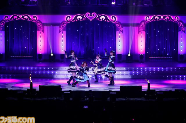 『デレステ』10周年ツアー千秋楽公演の2日目をリポート。新旧織り交ぜた約50曲を披露。シンデレラたちの歩みは止まらないことを示した、熱気に包まれたメモリアルステージ