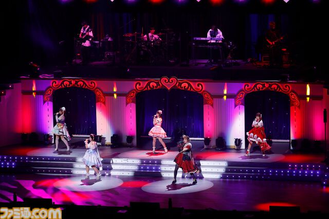 『デレステ』10周年ツアー千秋楽公演の2日目をリポート。新旧織り交ぜた約50曲を披露。シンデレラたちの歩みは止まらないことを示した、熱気に包まれたメモリアルステージ