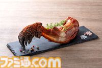 『ダンジョン飯』魔物食グルメ“レッドドラゴンの脚の素揚げ”の事前予約開始。リトルワールドコラボの特別メニュー。牛タンブロックで再現したドラゴン料理も
