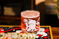 『ペルソナ5 ザ・ロイヤル』メメントスコーラ発表。あの奇妙な世界をモチーフにしたクラフトコーラ。おしゃれなカウンターマットも【P5R】