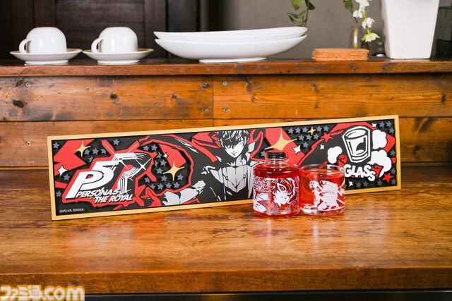 『ペルソナ5 ザ・ロイヤル』メメントスコーラ発表。あの奇妙な世界をモチーフにしたクラフトコーラ。おしゃれなカウンターマットも【P5R】