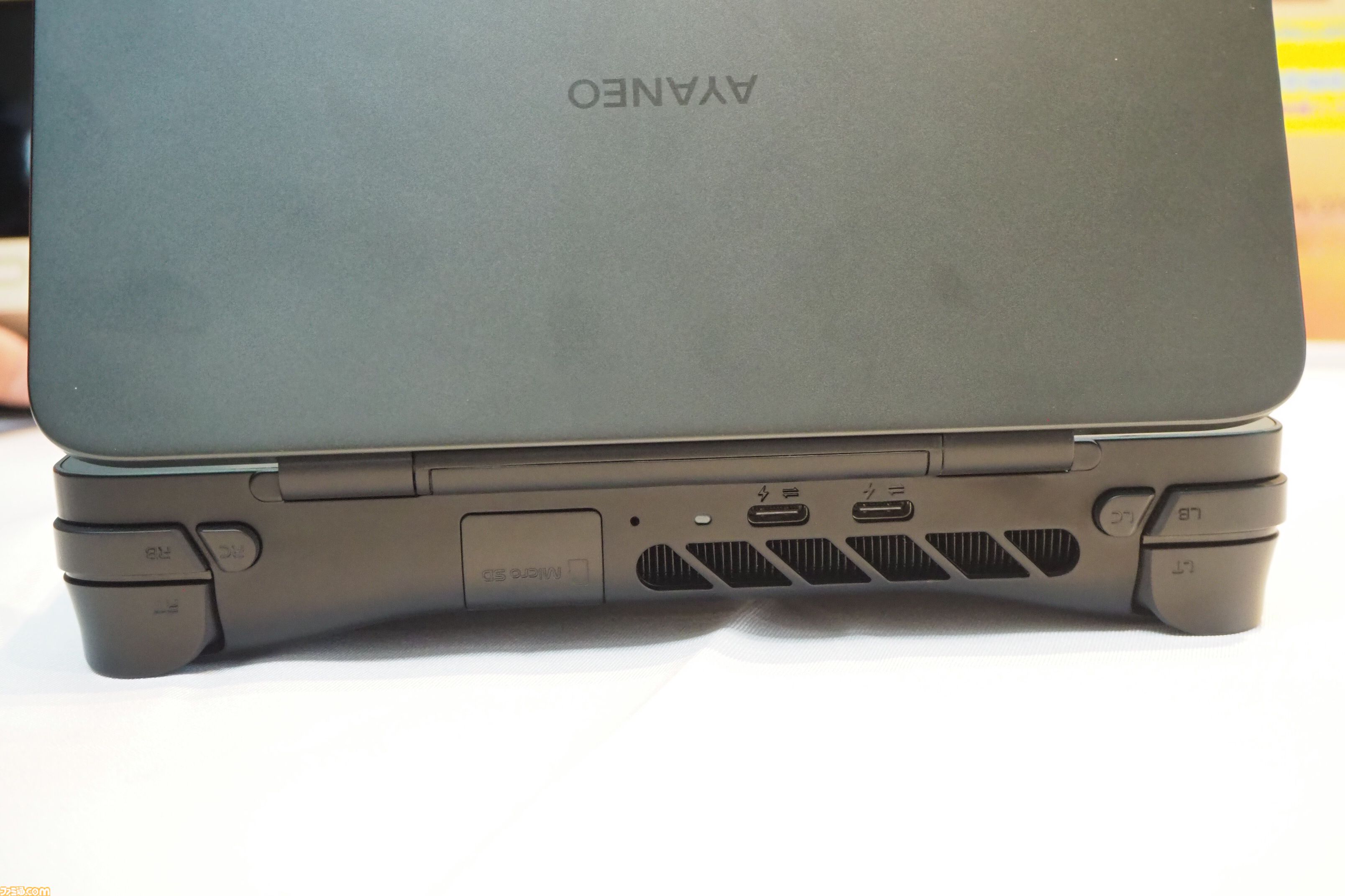 デュアルスクリーンのAndroidポータブルゲーム機と小型WindowsノートPCが天空から発売。AYANEOの新機種を体験してきた！