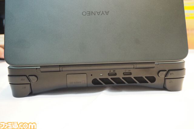 デュアルスクリーンのAndroidポータブルゲーム機と小型WindowsノートPCが天空から発売。AYANEOの新機種を体験してきた！