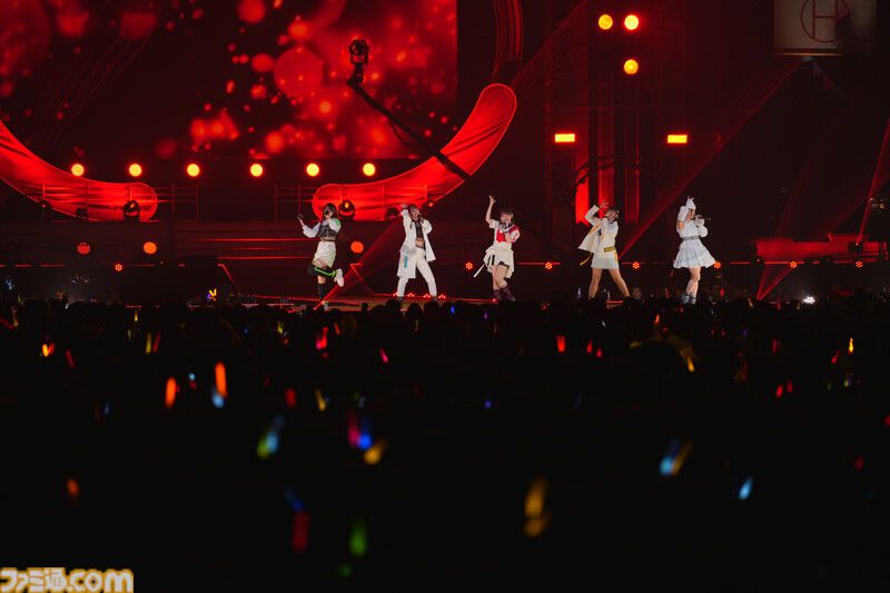 『学マス』クラス対抗初星大運動会1日目リポート。メンバーどうしが白熱する運動会から、アイドルの魅力が詰まった朗読劇に、ライブパートも楽しめるボリューム満点のイベントに