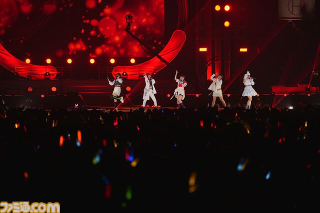 『学マス』クラス対抗初星大運動会1日目リポート。メンバーどうしが白熱する運動会から、アイドルの魅力が詰まった朗読劇に、ライブパートも楽しめるボリューム満点のイベントに