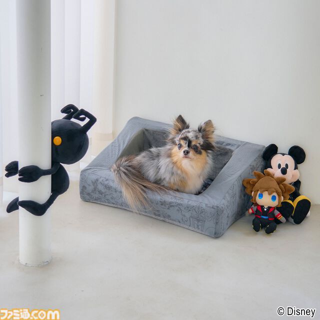 『ドラクエ』チワワやポメラニアンが乗れるスライムのペットカートがかわいい。愛犬たちとの時間をより楽しくする新グッズが9月27日に発売【SQEX PETs】
