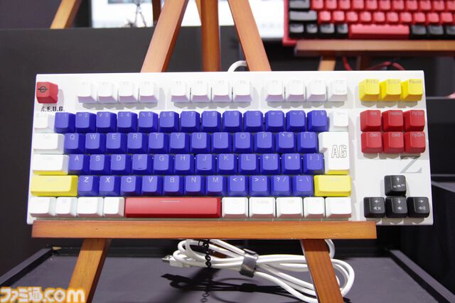 【REALFORCE】『Zガンダム』＆『逆襲のシャア』とコラボ。Zガンダム、百式、νガンダム、サザビーがゲーミングキーボード『GX1』に【TGS2025】