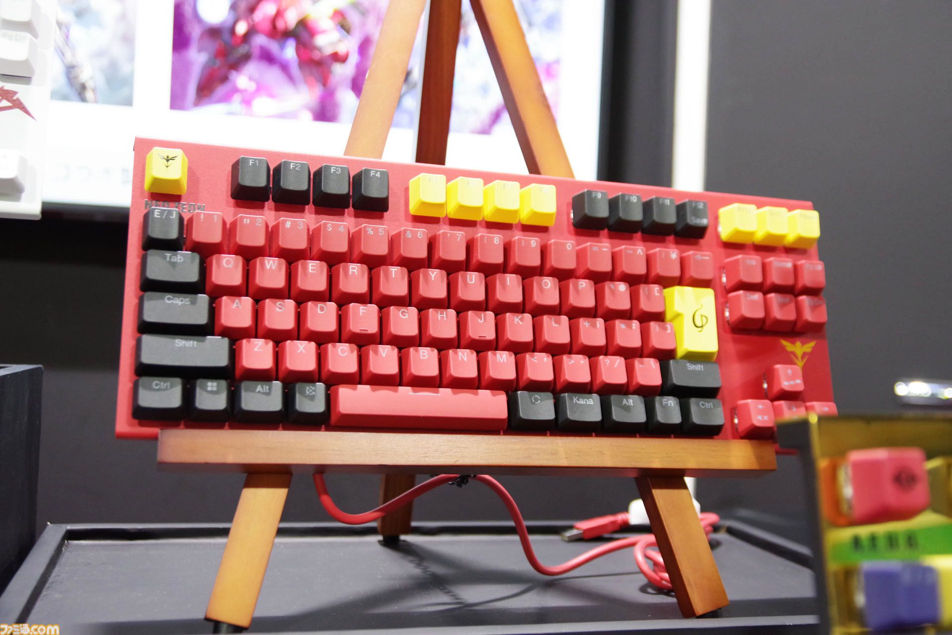 【REALFORCE】『Zガンダム』＆『逆襲のシャア』とコラボ。Zガンダム、百式、νガンダム、サザビーがゲーミングキーボード『GX1』に【TGS2025】