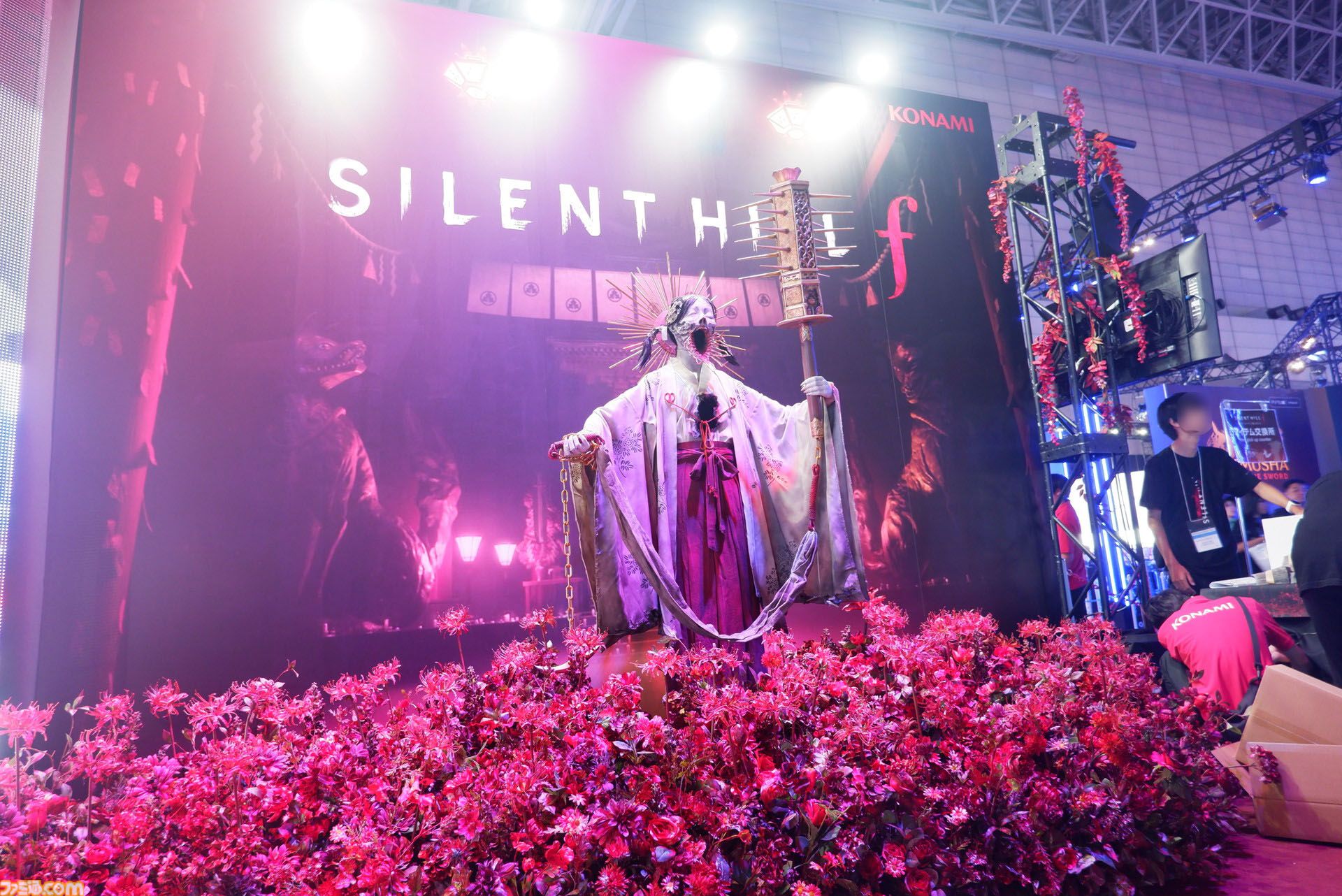 SILENT HILL f 花柄キーホルダー　サイレントヒルf サイレントヒル f』のfの意味を考察・予想。フラワー、ファイティング