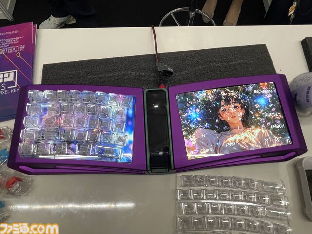 キー背面にIPS液晶を配置。映像・画像を表示できるキーボード“DS Pixel Pro”登場。Android OSとディスプレイを搭載したおしゃれスピーカーも展示中