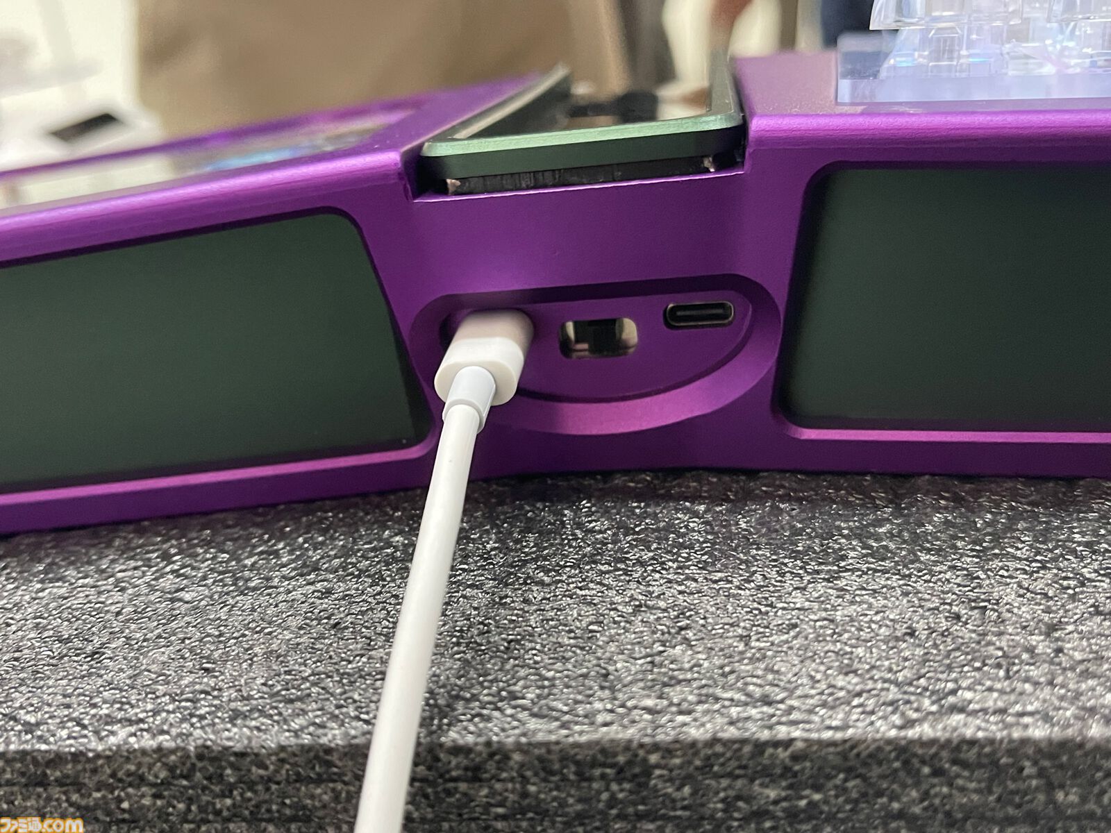 キー背面にIPS液晶を配置。映像・画像を表示できるキーボード“DS Pixel Pro”登場。Android OSとディスプレイを搭載したおしゃれスピーカーも展示中