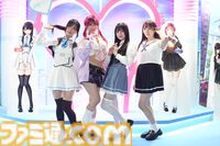 『制服カノジョ3』TGS2025に福岡タワーの“恋人の聖地”が出現！ 目のやり場に困る新カノジョや桃尻芹香のコスプレイヤーたちと写真が撮れちゃう