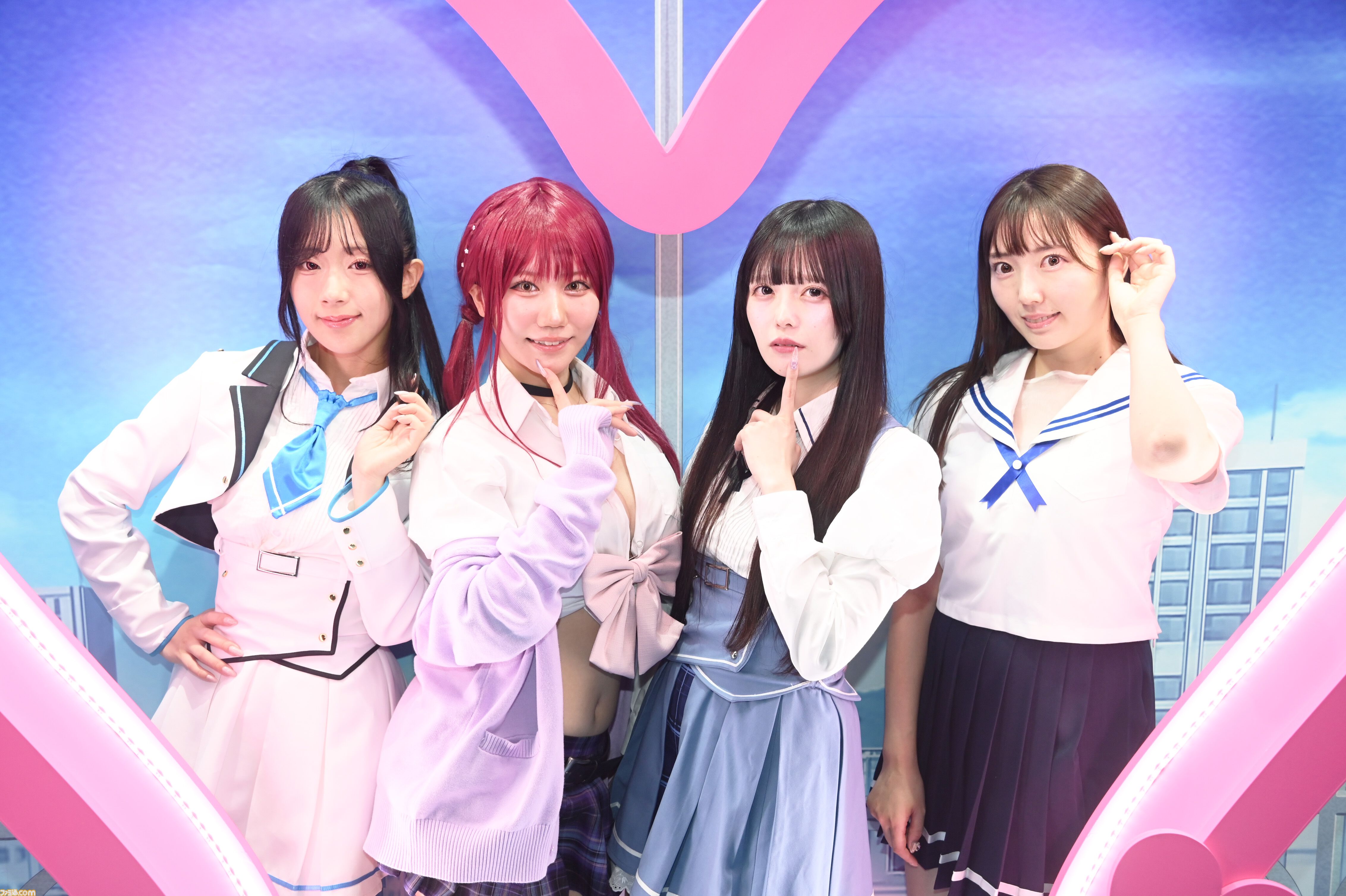 『制服カノジョ3』TGS2025に福岡タワーの“恋人の聖地”が出現！ 目のやり場に困る新カノジョや桃尻芹香のコスプレイヤーたちと写真が撮れちゃう