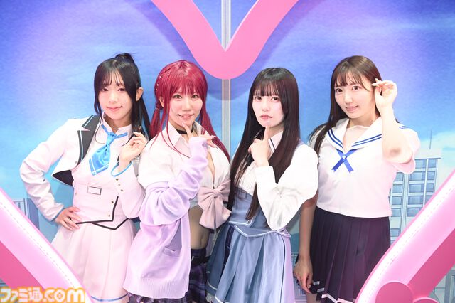 『制服カノジョ3』TGS2025に福岡タワーの“恋人の聖地”が出現！ 目のやり場に困る新カノジョや桃尻芹香のコスプレイヤーたちと写真が撮れちゃう