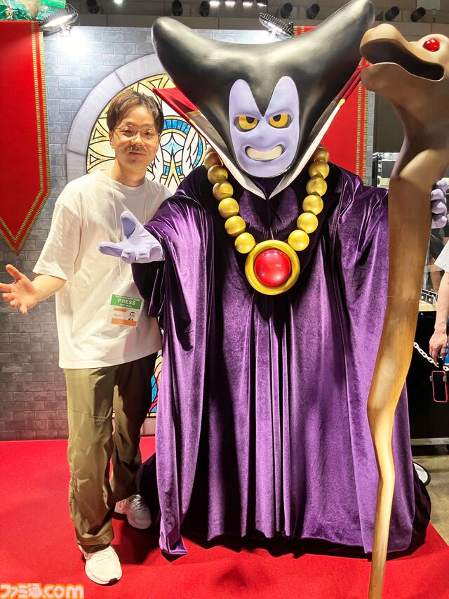 『ドラクエ1＆2リメイク』TGS会場でりゅうおう様と2ショット。ブロマイドがもらえるグリーティングがアツイ