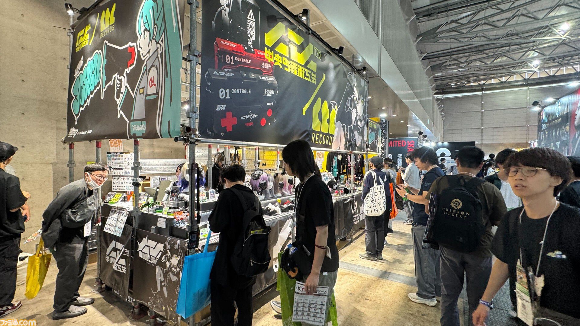 実機パーツを使った“コントローラー名刺ケース”が超クール。オタク心を鷲掴みにするメカニカルなグッズラインアップ。あまりにもイカしている。【TGS2025】