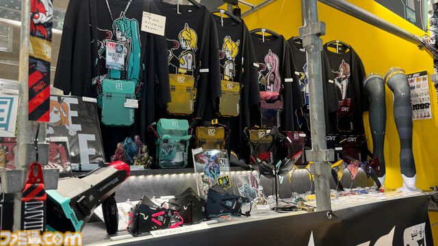 実機パーツを使った“コントローラー名刺ケース”が超クール。オタク心を鷲掴みにするメカニカルなグッズラインアップ。あまりにもイカしている。【TGS2025】