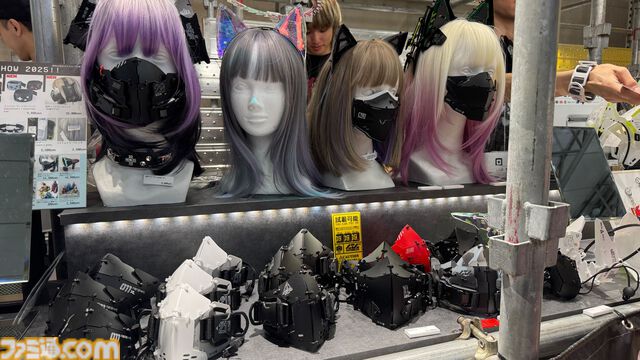 実機パーツを使った“コントローラー名刺ケース”が超クール。オタク心を鷲掴みにするメカニカルなグッズラインアップ。あまりにもイカしている。【TGS2025】